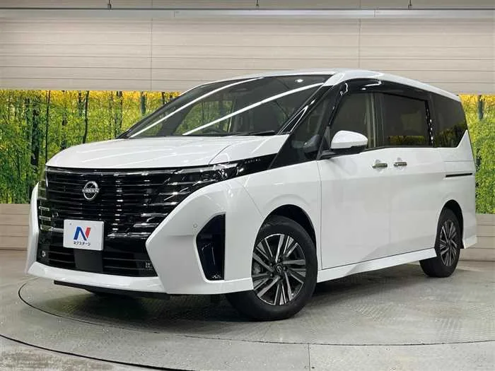 Nissan Serena 2024 — фото 1, купить с доставкой в Москву
