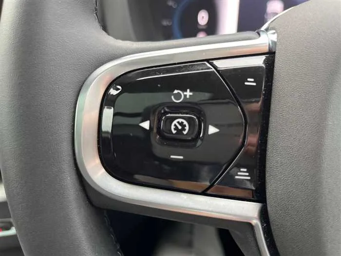 Volvo XC60 2025 — миниатюра 2