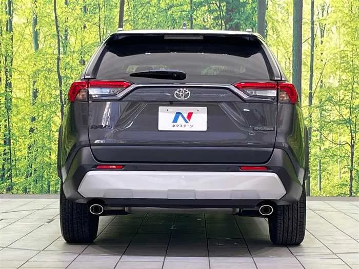 Toyota RAV4 2023 — миниатюра 3