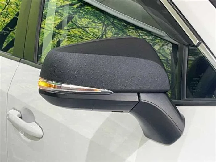 Toyota RAV4 2023 — миниатюра 3