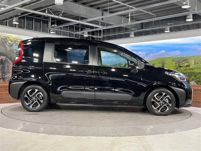 Toyota Sienta 2023 — миниатюра 3