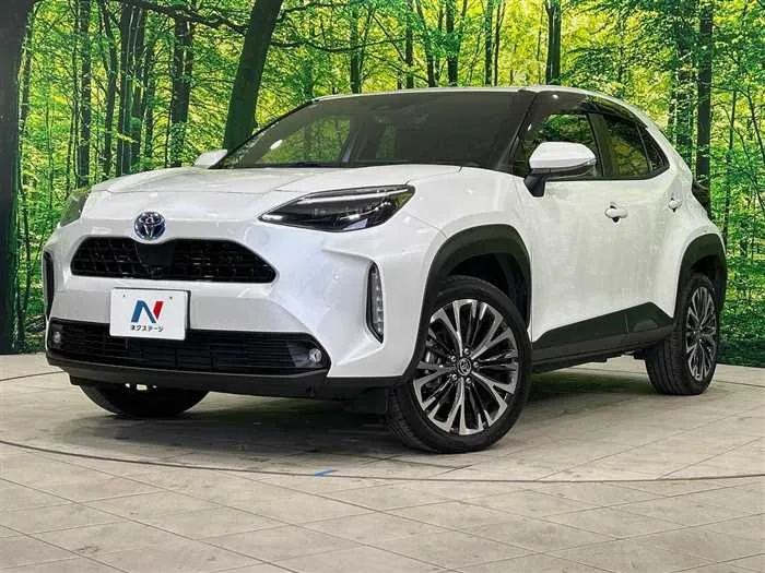 Toyota Yaris Cross 2023 — фото 1, купить с доставкой в Москву