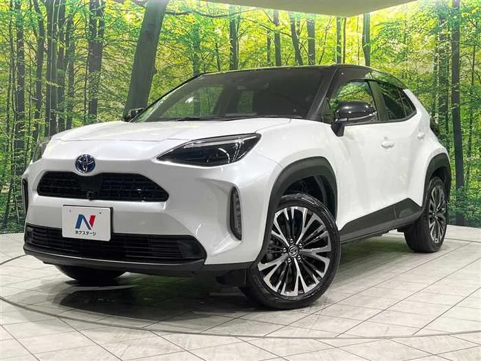 Toyota Yaris Cross 2023 — фото 1, купить с доставкой в Москву