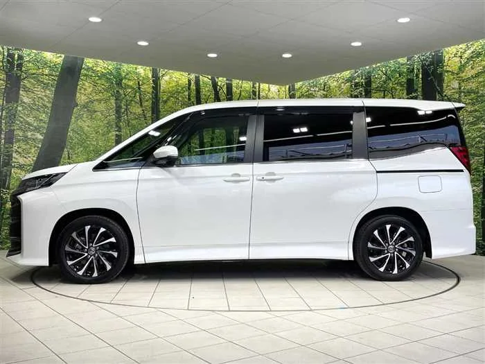 Toyota Noah 2023 — миниатюра 3
