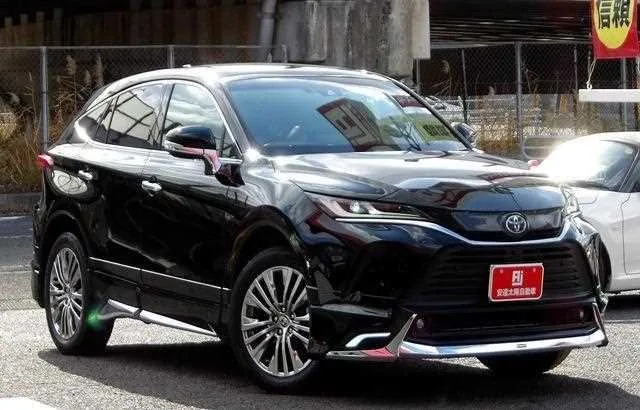 Toyota Harrier Hybrid 2022 — фото 1, купить с доставкой в Москву