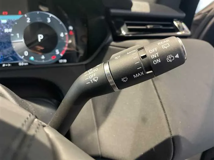 Land Rover Range Rover Velar 2024 — миниатюра 3