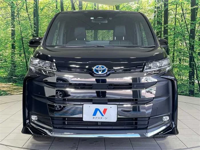 Toyota Noah 2023 — миниатюра 2