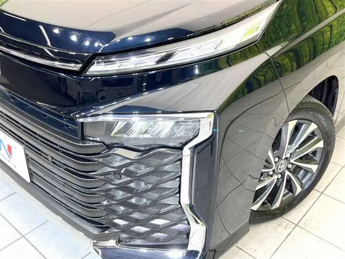 Toyota Voxy 2025 — миниатюра 3