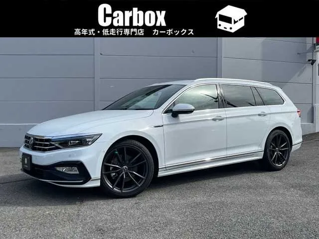 Volkswagen Passat Variant 2024 — фото 1, купить с доставкой в Москву