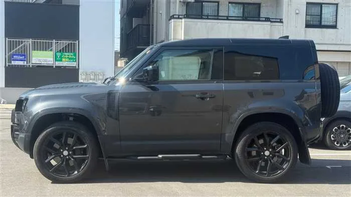 Land Rover Defender 90 P300 2023 — миниатюра 2
